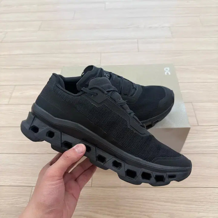 [BUNJANG] On Running Cloudmonster Void Black Sneakers / [44] 온 러닝 클라우드몬스터 보이드 블랙 (크림 구매)