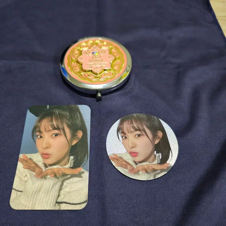 [BUNJANG] Red Velvet Irene Antique Hand Mirror / 레드벨벳 아이린 손거울 앤티크 핸드미러