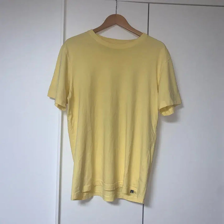 [BUNJANG] Eddie Bauer Yellow Round Neck Short Sleeve T-Shirt Size 105 / Eddie Bauer 에디바우어 개나리색 라운드 반팔티셔츠 105 사이즈
