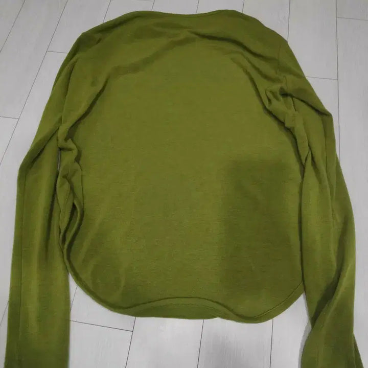 [SOLD OUT] 올리브색 긴팔 티셔츠