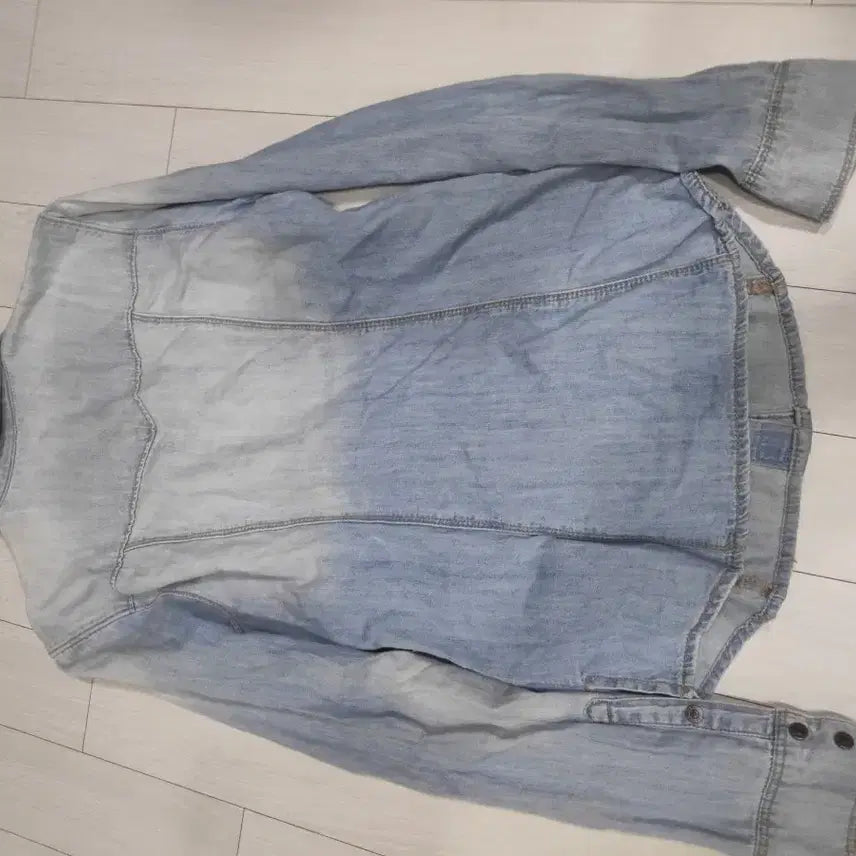 [BUNJANG] GUESS Washed Denim Shirt / GUESS 워싱 데님 셔츠s