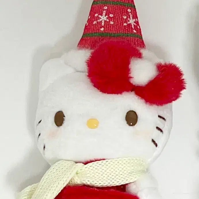 [BUNJANG] Hello Kitty Christmas Mascot Plush Doll / 크리스마스 헬로키티 마스코트 인형 양도합니다