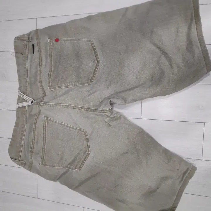 [SOLD OUT] 빈폴바이크리페어샵 베이지 반바지 82
