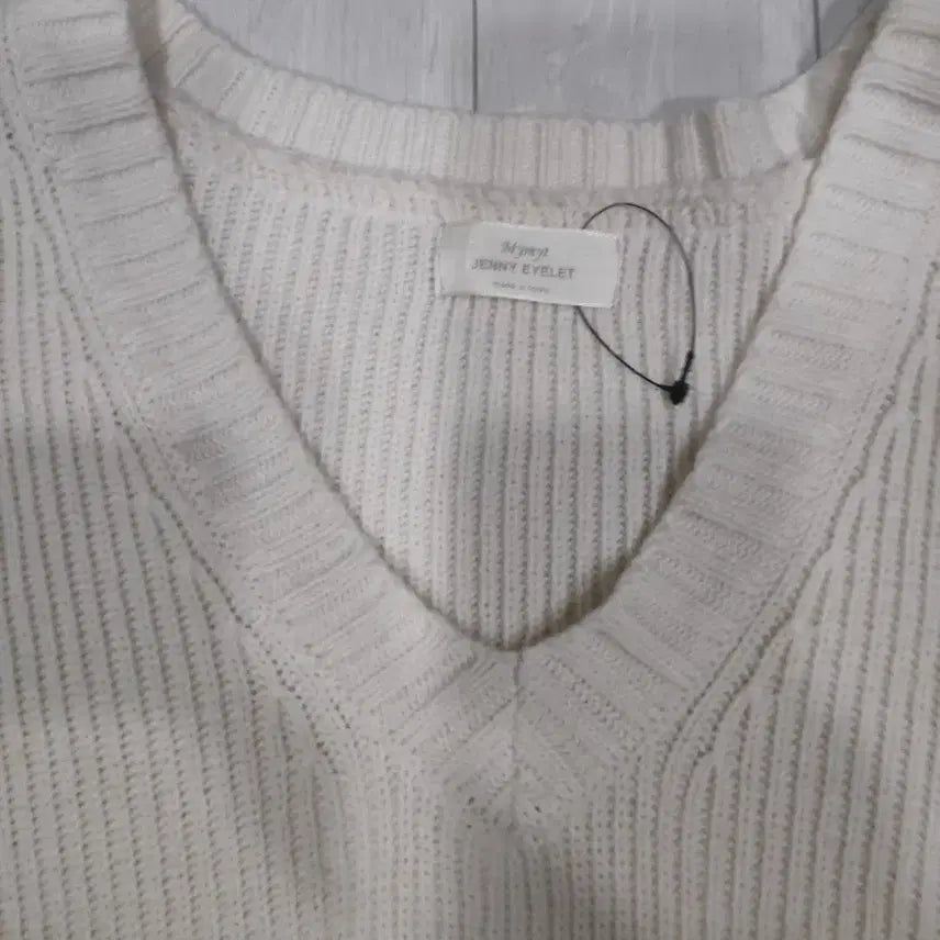 [BUNJANG] V-Neck Knit Vest Ivory / 브이넥 니트 베스트 아이보리