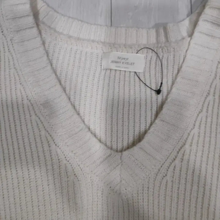 [BUNJANG] V-Neck Knit Vest Ivory / 브이넥 니트 베스트 아이보리