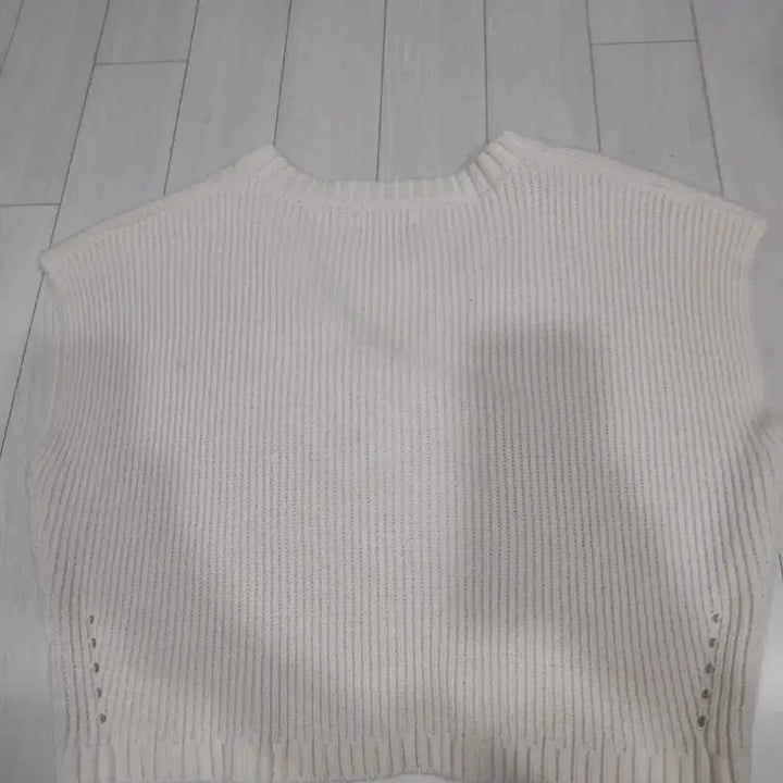 [BUNJANG] V-Neck Knit Vest Ivory / 브이넥 니트 베스트 아이보리