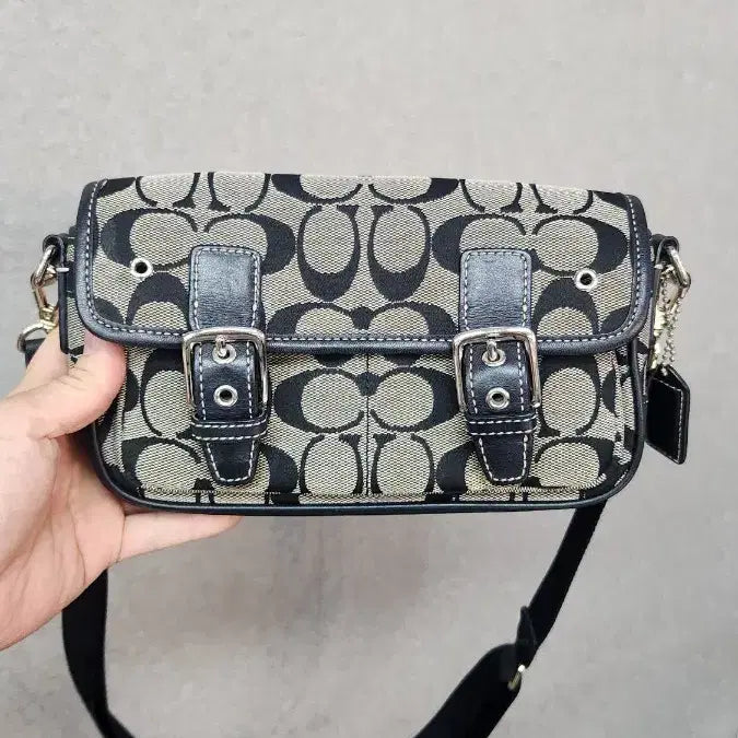 [SOLD OUT] 코치 시그니처 블랙 숄더백