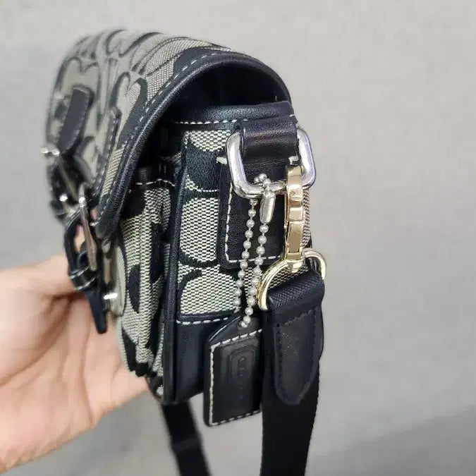 [SOLD OUT] 코치 시그니처 블랙 숄더백