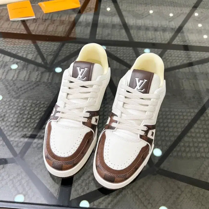 [BUNJANG] 갈색 LV 스니커즈 롯데에서 구매d / 갈색 LV 스니커즈 롯데에서 구매d
