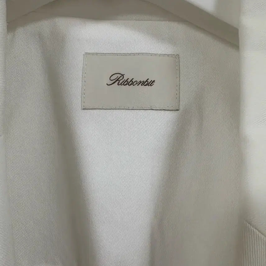 [SOLD OUT] 리본빛 화이트 자켓