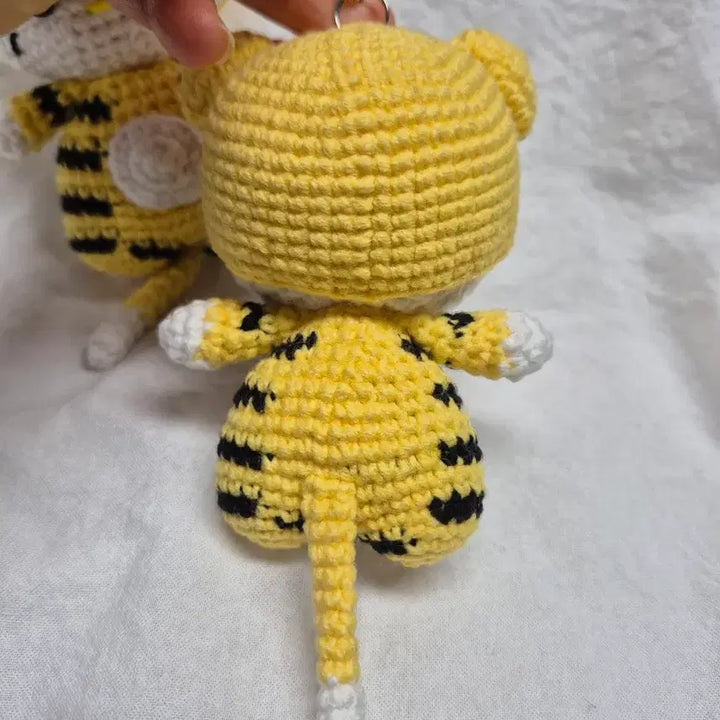 [BUNJANG] Hello Kitty Tiger Costume Keyring / 호랑이옷 입은 키티 키링