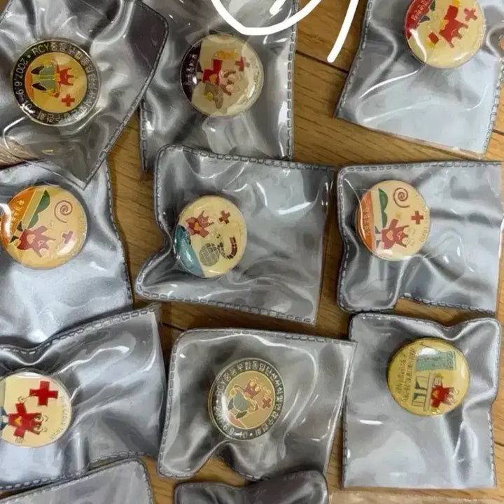[BUNJANG] Korean Red Cross RCY Badges / 대한적십자사 배지 뱃지 rcy뱃지