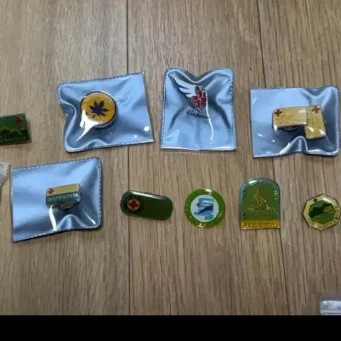 [BUNJANG] Korean Red Cross RCY Badges / 대한적십자사 배지 뱃지 rcy뱃지