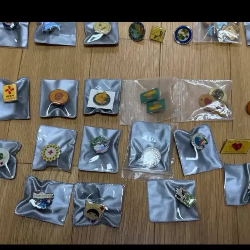 [BUNJANG] Korean Red Cross RCY Badges / 대한적십자사 배지 뱃지 rcy뱃지