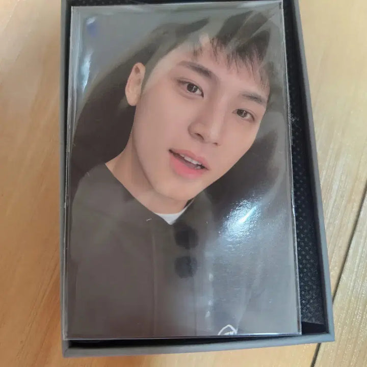 [SOLD OUT] 민규 9주년 목걸이 포카