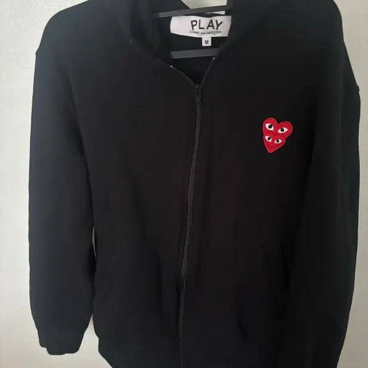 [SOLD OUT] 수요일까지판매 무료배송)정품 꼼데 더블 와펜 후드집업 m