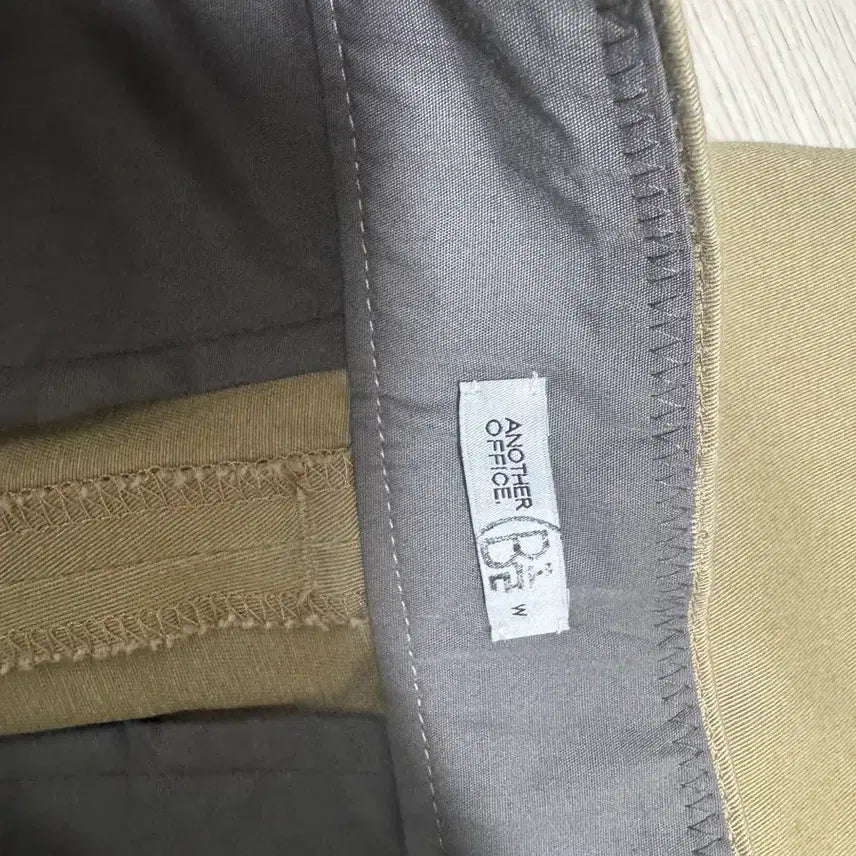 [BUNJANG] Another Office Beige Chino 34 / 어나더오피스 / 베이지 치노 / 34