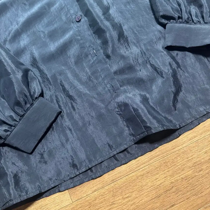 [BUNJANG] Navy Satin Big Collar Blouse / 네이비 빅카라 새틴 블라우스