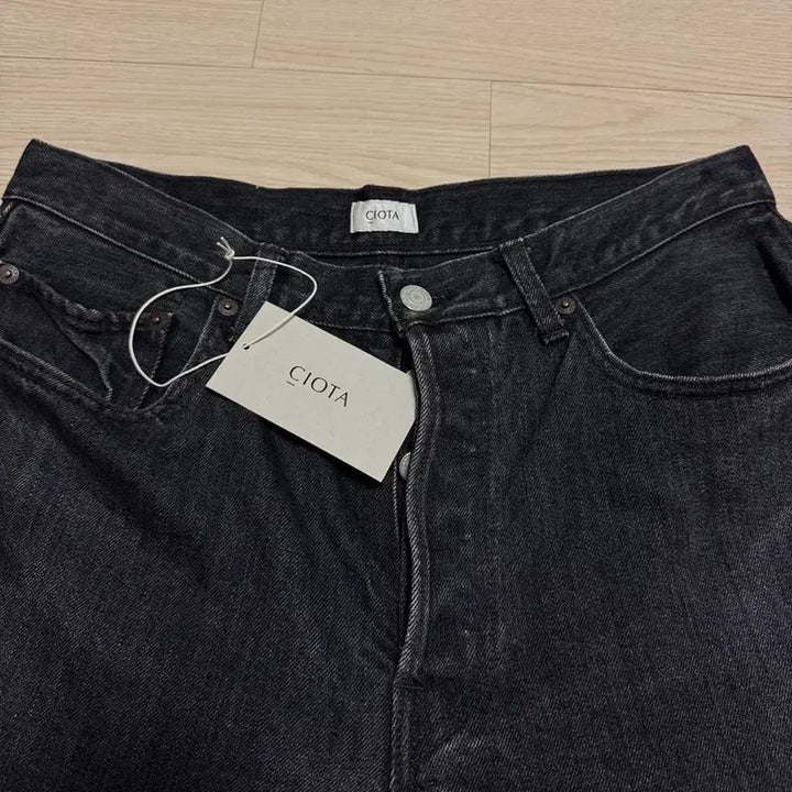 [BUNJANG] CIOTA Straight Denim Washed Black 32 / 시오타 스트레이트 데님 블랙 32