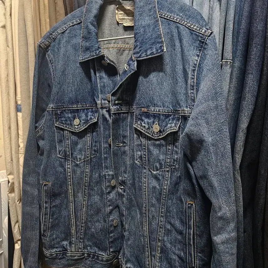 [BUNJANG] Polo Faded Denim Trucker Jacket L / 폴로 페이디드 데님 트러커 자켓 L