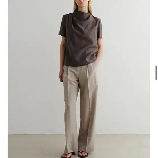 [BUNJANG] eaah Cowl Neck Blouse - Top / 이아 카울넥 블라우스 eaah cowl neck blouse