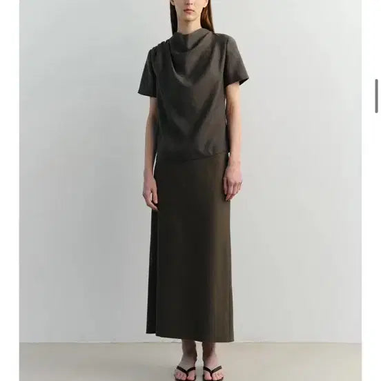[BUNJANG] eaah Cowl Neck Blouse - Top / 이아 카울넥 블라우스 eaah cowl neck blouse