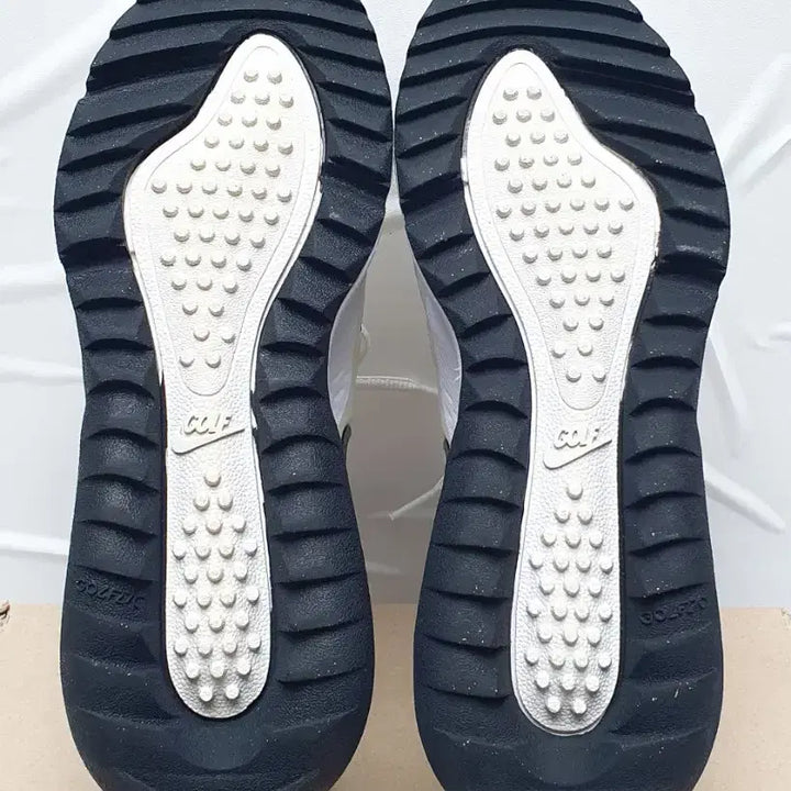 [SOLD OUT] 나이키 에어맥스 270 골프 화이트 블랙 235