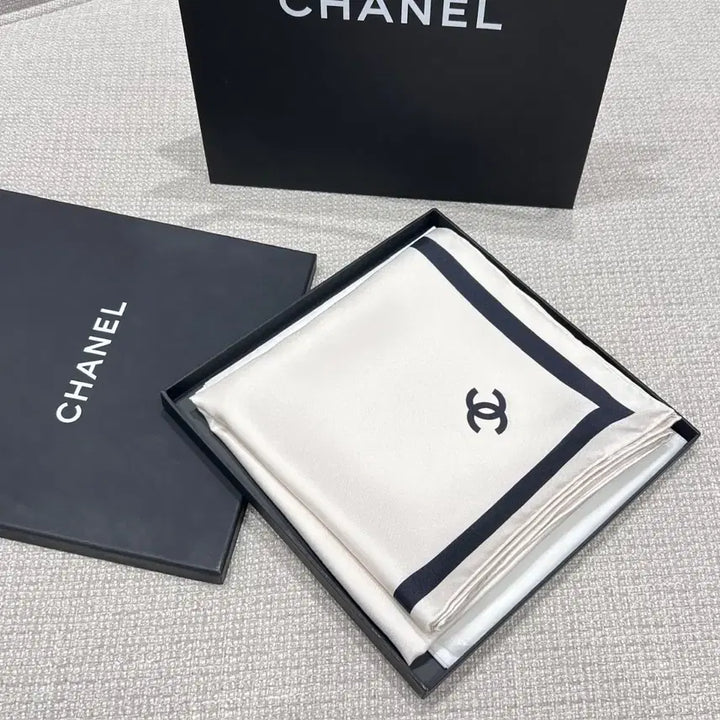 [BUNJANG] Chanel 90cm Silk Scarf / 샤넬 90cm 스카프 정품 미사용 Chanel