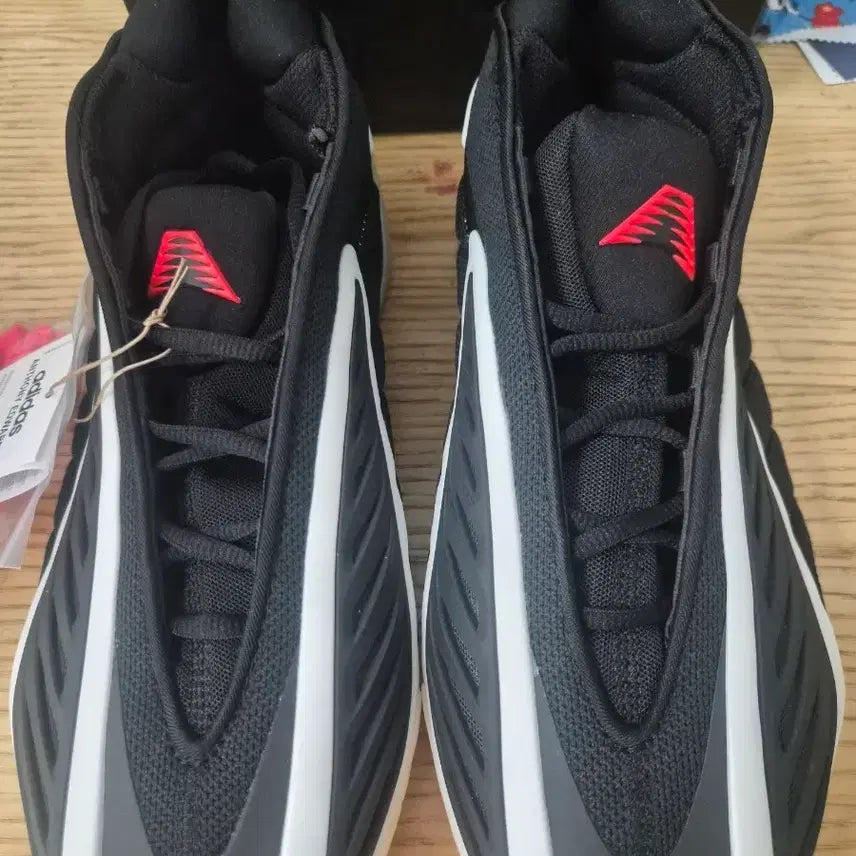 [SOLD OUT] 아디다스 A.E 2 검흰 275사이즈 새제품