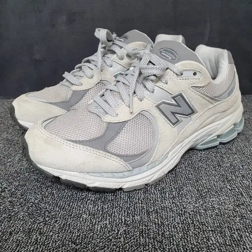 [BUNJANG] New Balance 2002R Gray Sneakers / 뉴발란스 2002R 그레이 285mm