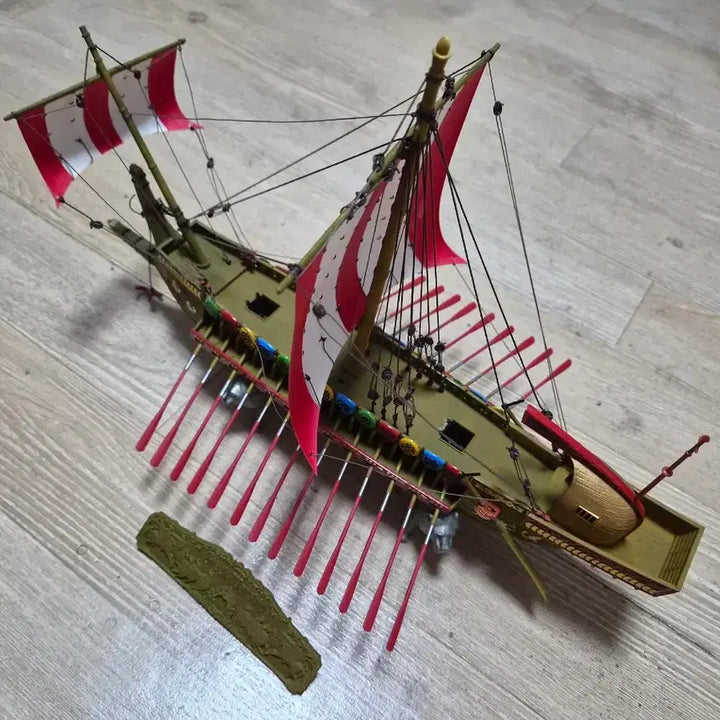 [SOLD OUT] 아카데미/이마이 그리스,로마 군선 도색완성품