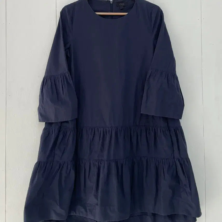 [BUNJANG] COS Navy Tiered Shirring Mini Dress / 코스(COS) 네이비 티어드 셔링 원피스