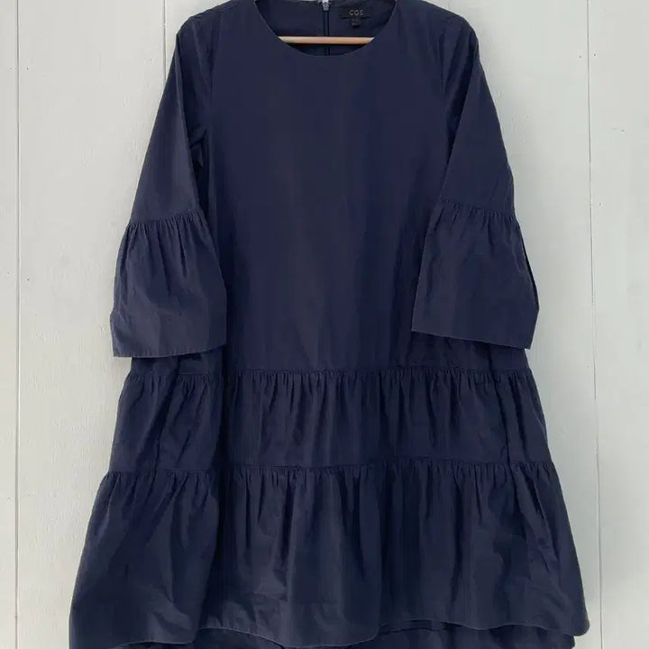 [BUNJANG] COS Navy Tiered Shirring Mini Dress / 코스(COS) 네이비 티어드 셔링 원피스