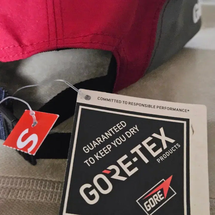 [BUNJANG] Supreme Gore-Tex Camp Cap - Red/Gray / 슈프림 고어텍스 캠프캡 레드/그레이