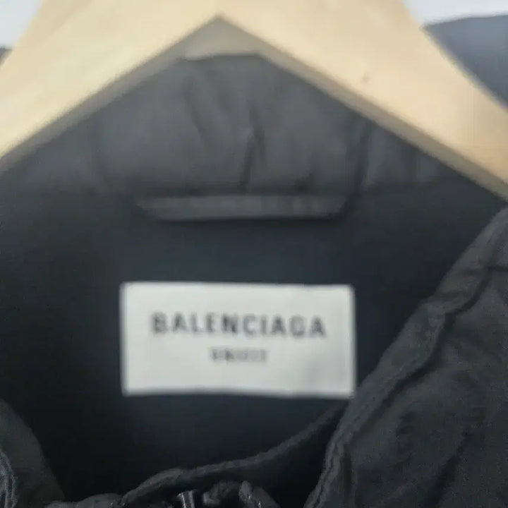 [BUNJANG] Balenciaga Pattern Logo Windbreaker Oversized Fit / [XS]발렌시아가 바람막이 패턴로고 오버핏