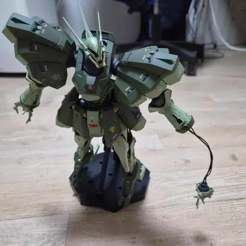 [BUNJANG] Bandai RE100 Hamma Hamma ZZ Gundam Plamodel Painted Complete] / 반다이 RE100 함마함마 ZZ건담 프라모델  도색완성품