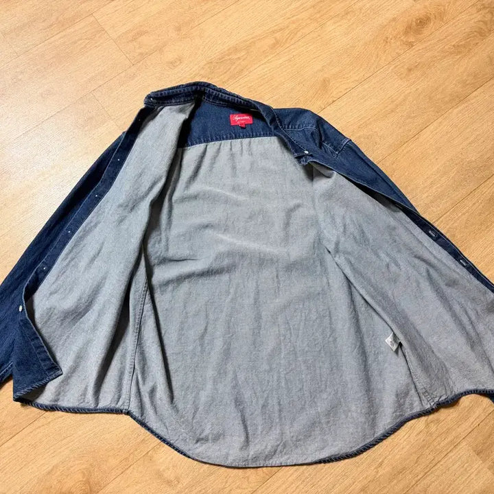 [BUNJANG] Supreme Small Box Shirt Denim (L) / 슈프림 스몰로고 박스 셔츠 데님 22FW (L)