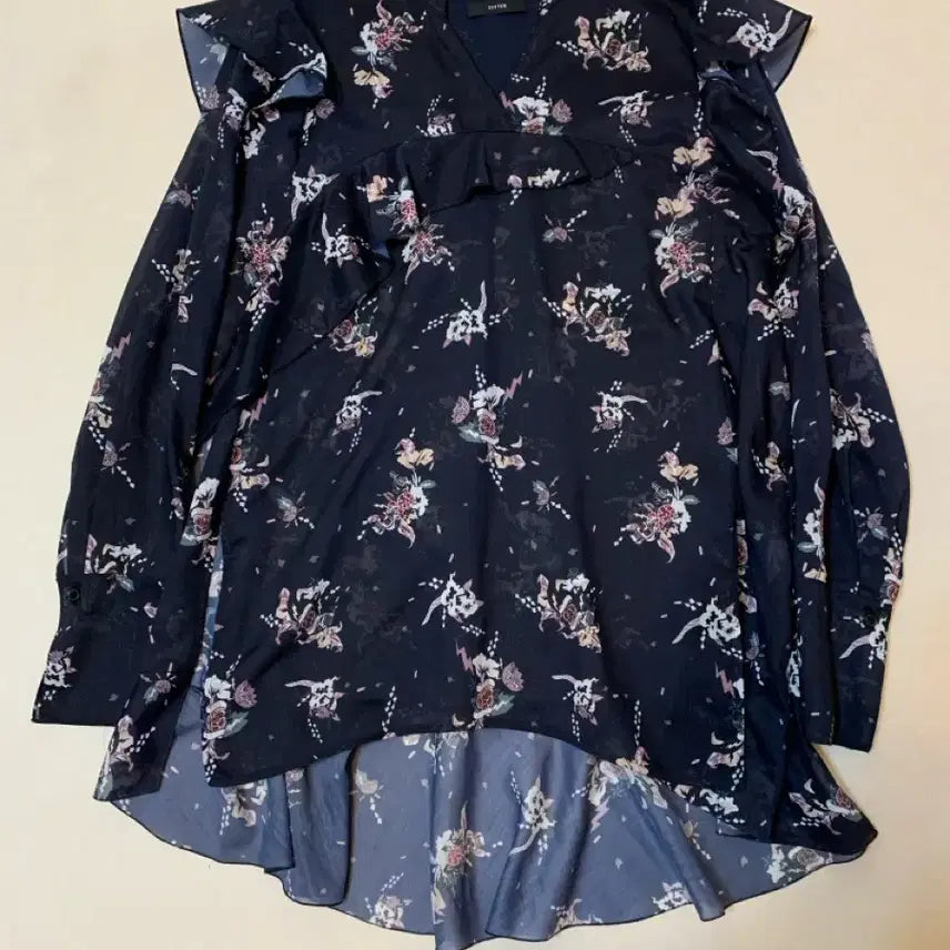 [BUNJANG] System Ruffle Blouse / 시스템 러플 블라우스