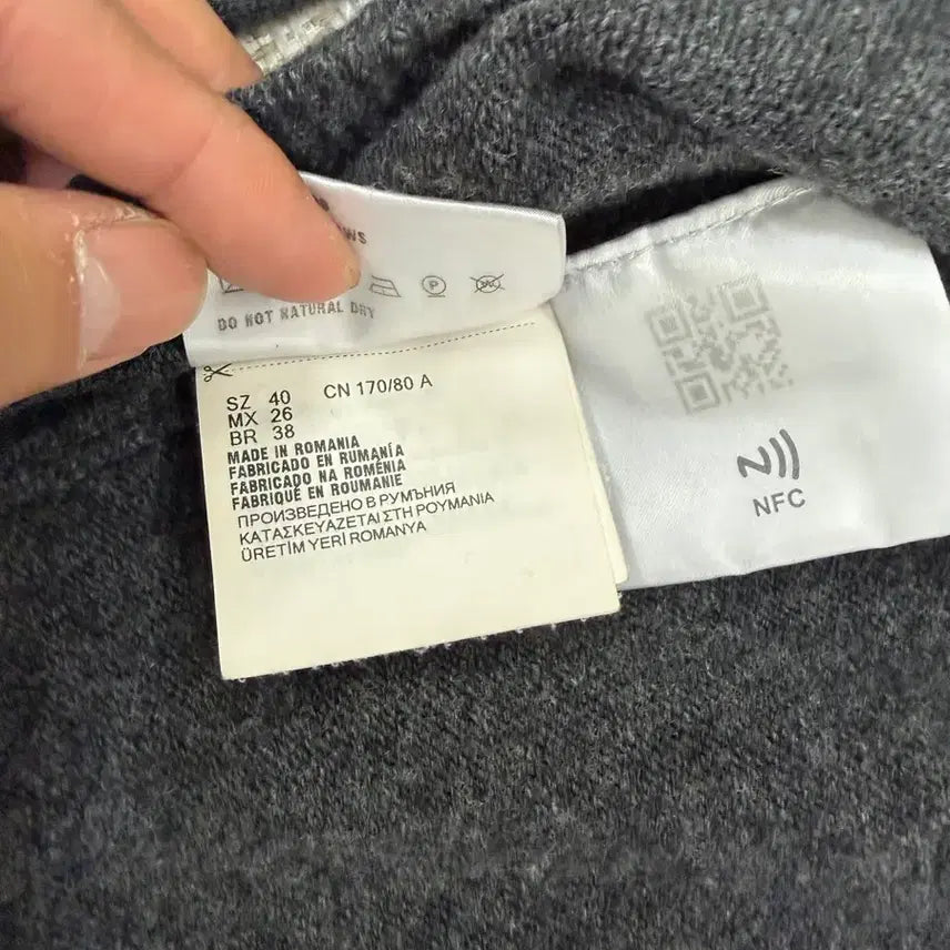 [BUNJANG] Miu Miu Back Logo Gray Cardigan 40 / 정품) 미우미우 신형 여성 백로고 그레이 가디건 40