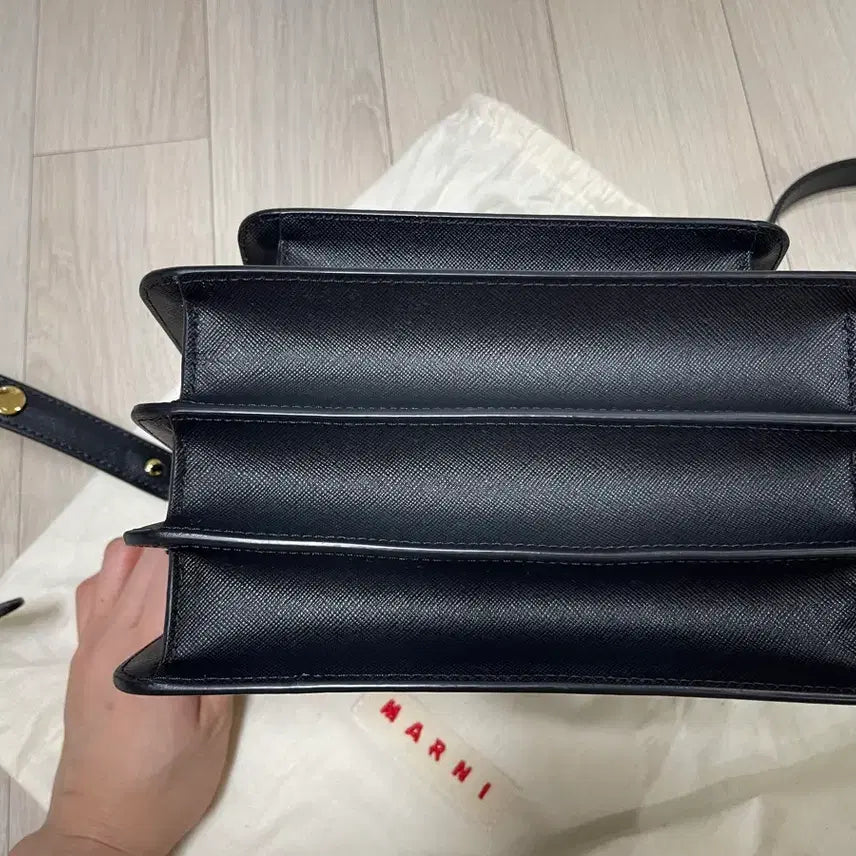 [BUNJANG] Marni Trunk Bag Medium Crossbody / 마르니 트렁크백 미듐