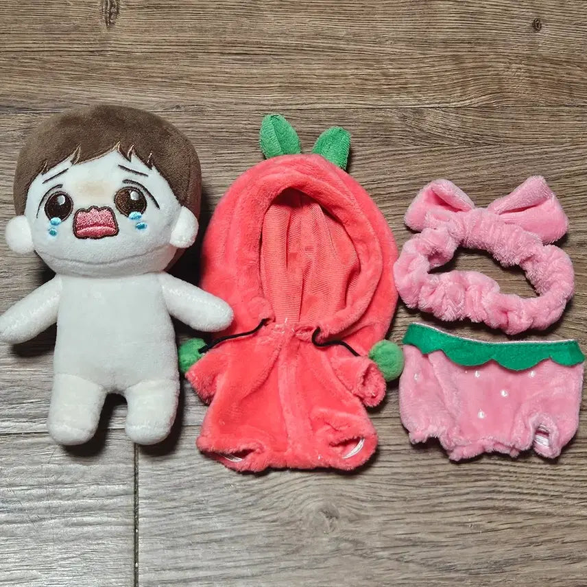 [BUNJANG] Baekhyun Angkyung Doll + Strawberry Outfit Bundle Set / 백현 인형 으앙큥 + 딸기옷 일괄