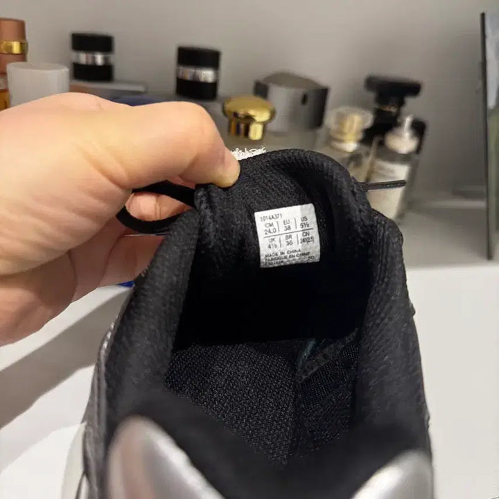 [SOLD OUT] 아식스 젤콘타나 gs 블랙