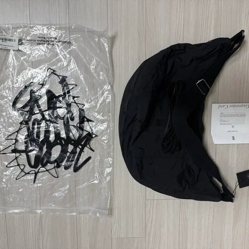 [BUNJANG] Iuga Makaras Tape Shoulder Bag Black / 이우가마카라스 테이프 숄더백 블랙 새상품