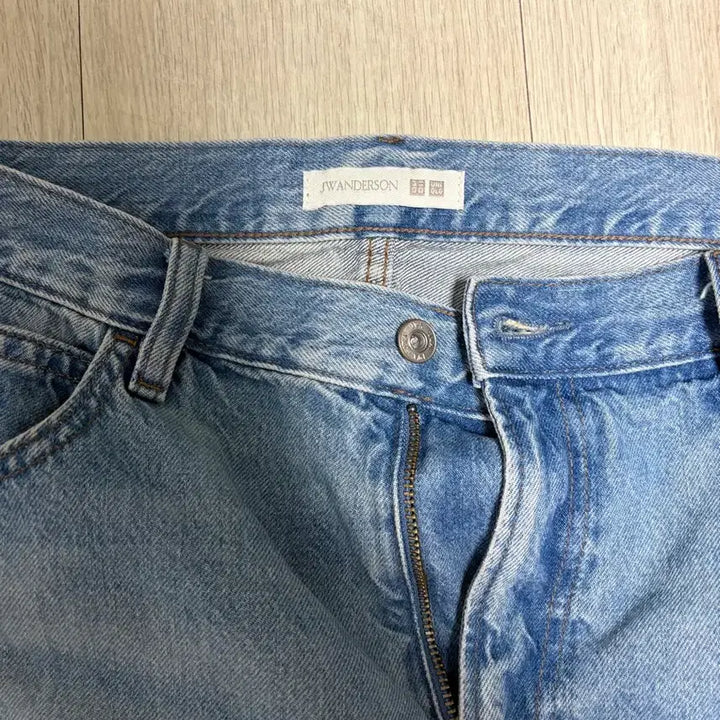 [SOLD OUT] 유니클로 JW앤더슨 스트레이트데님 35사이즈