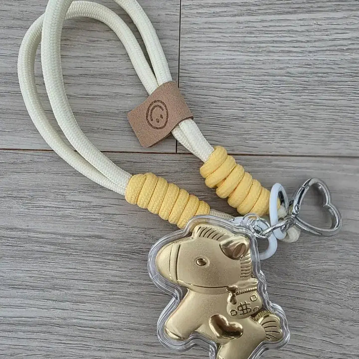 [BUNJANG] Horse Amulet Keychain / 말 금전운 행운 부적 키링 팝니다