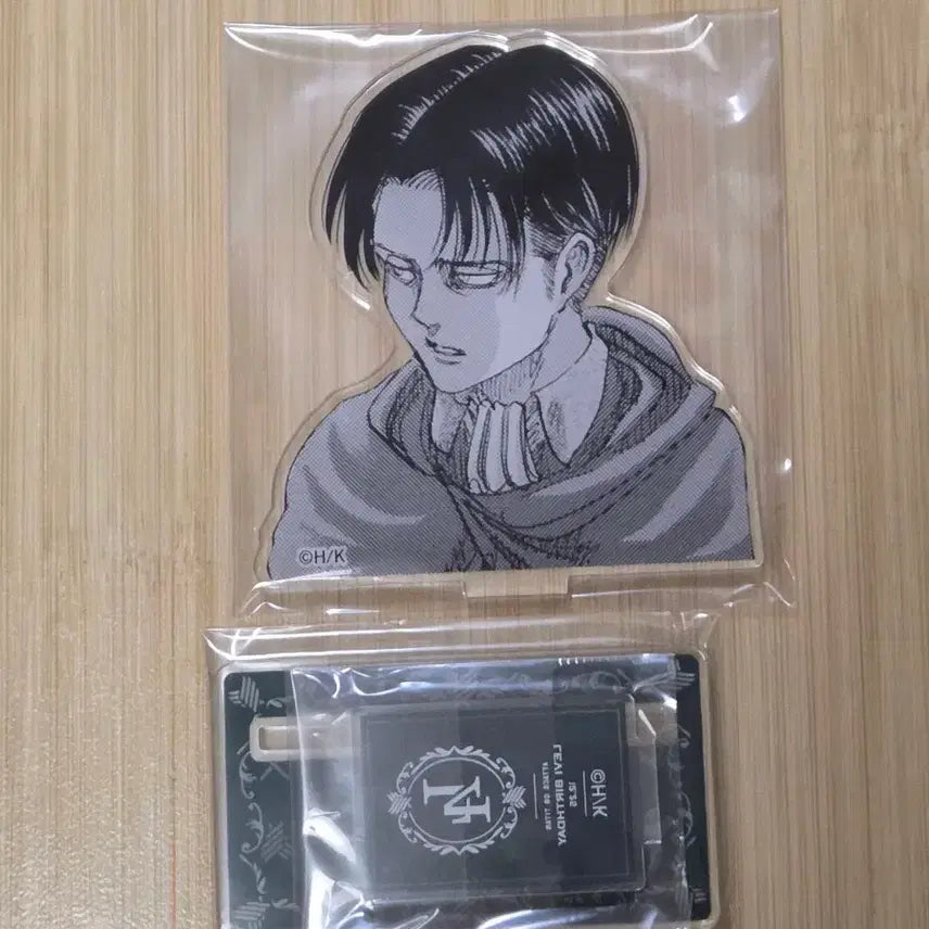 [BUNJANG] Attack on Titan Levi Acrylic Stand / 진격의거인 리바이 아크릴 스탠드