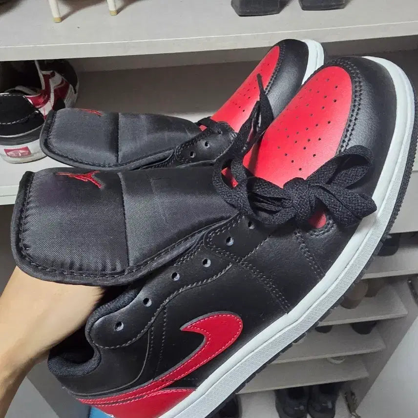 [BUNJANG] Nike Jordan 1 Low Black Varsity Red Sneakers / 조던1 로우 블랙 바시티 레드 280 새상품
