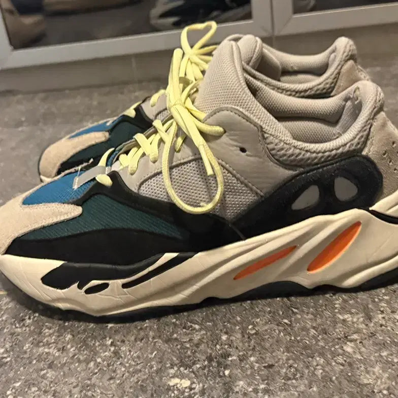 [BUNJANG] Adidas Yeezy Boost 700 Wave Runner Solid Grey Size 285 / 285 아디다스 이지 부스트 700 웨이브 러너 솔리드 그레이