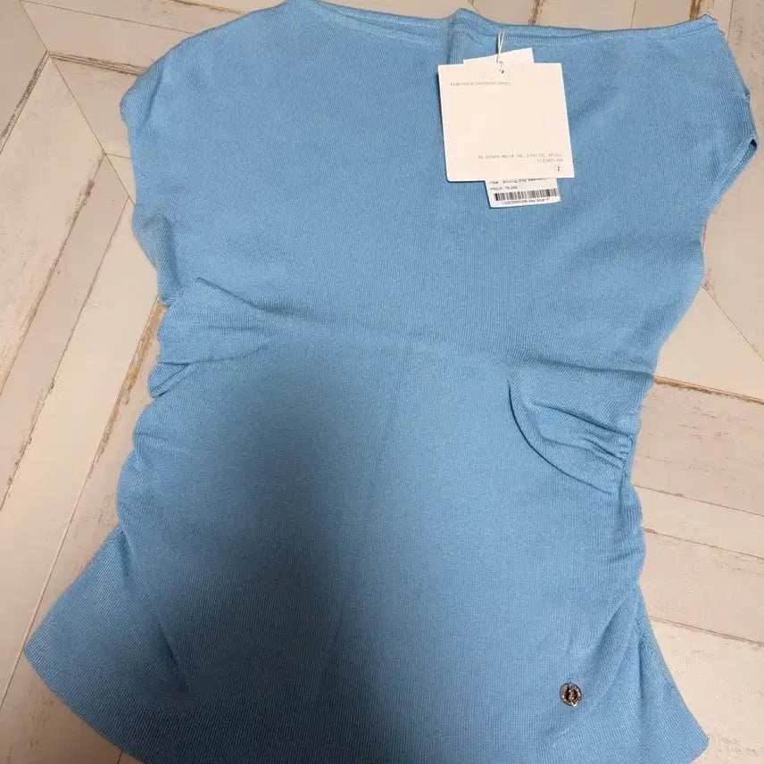 [BUNJANG] Lucirju Shirring Drop Sleeveless Knit Top / 루시르주 셔링 드롭 슬리브리스 니트 하늘색