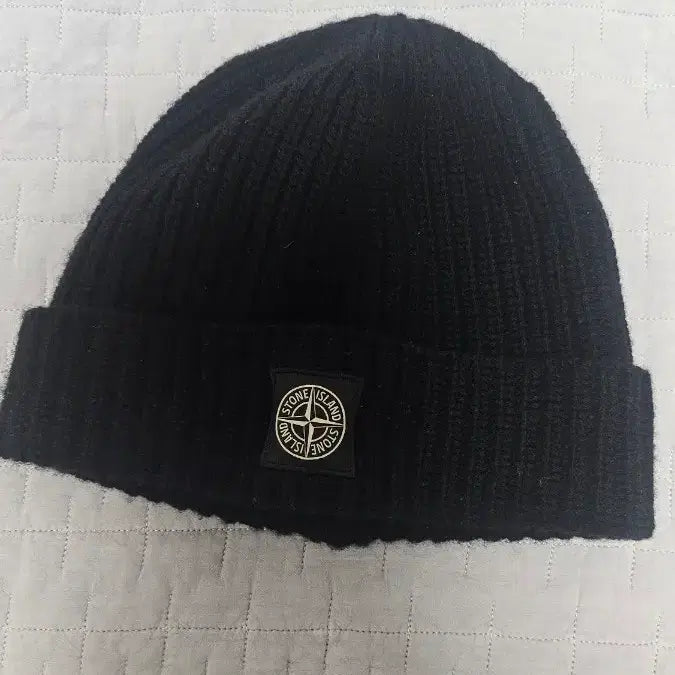 [BUNJANG] Stone Island Black Badge Beanie / 스톤아일랜드 블랙 와펜 비니